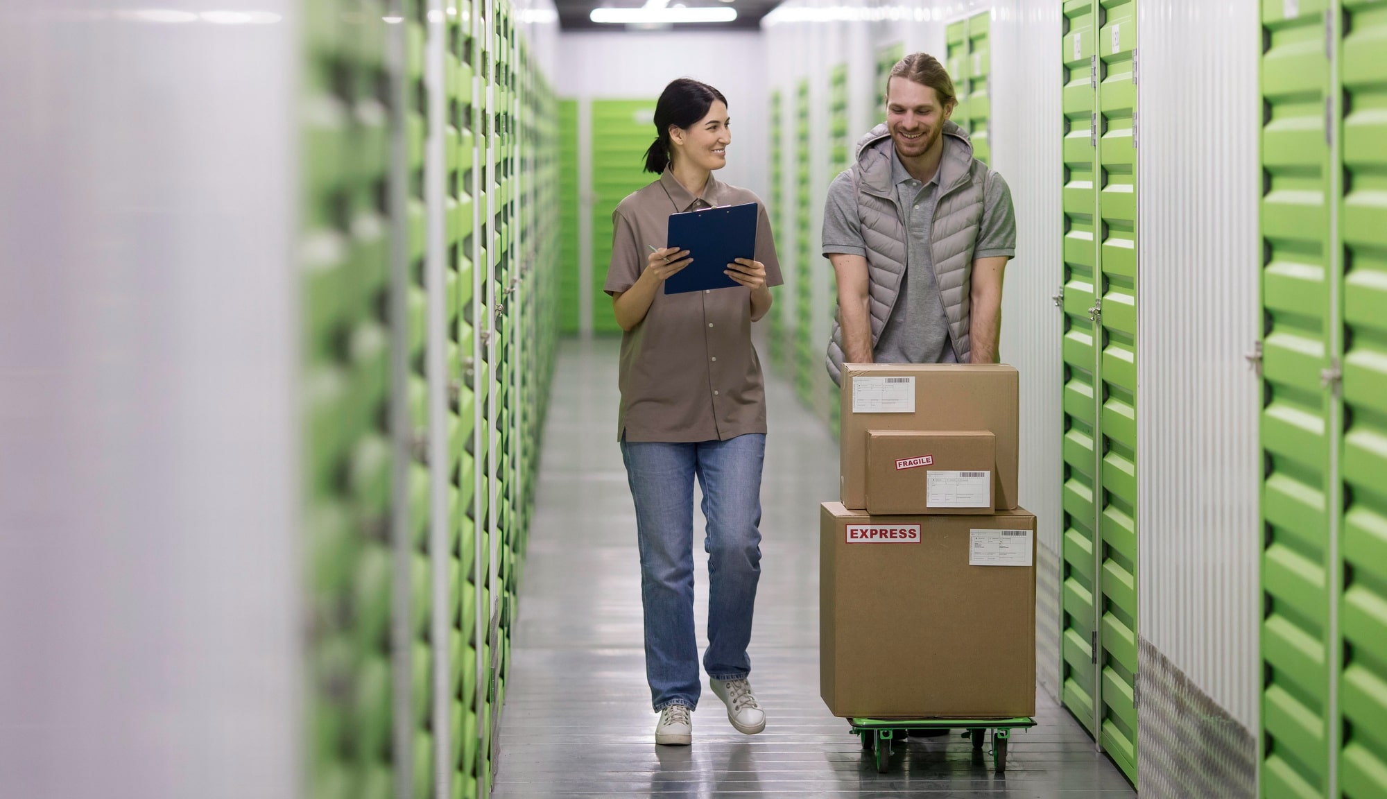 Les chariots logistiques : une solution clé pour l’optimisation de l’industrie