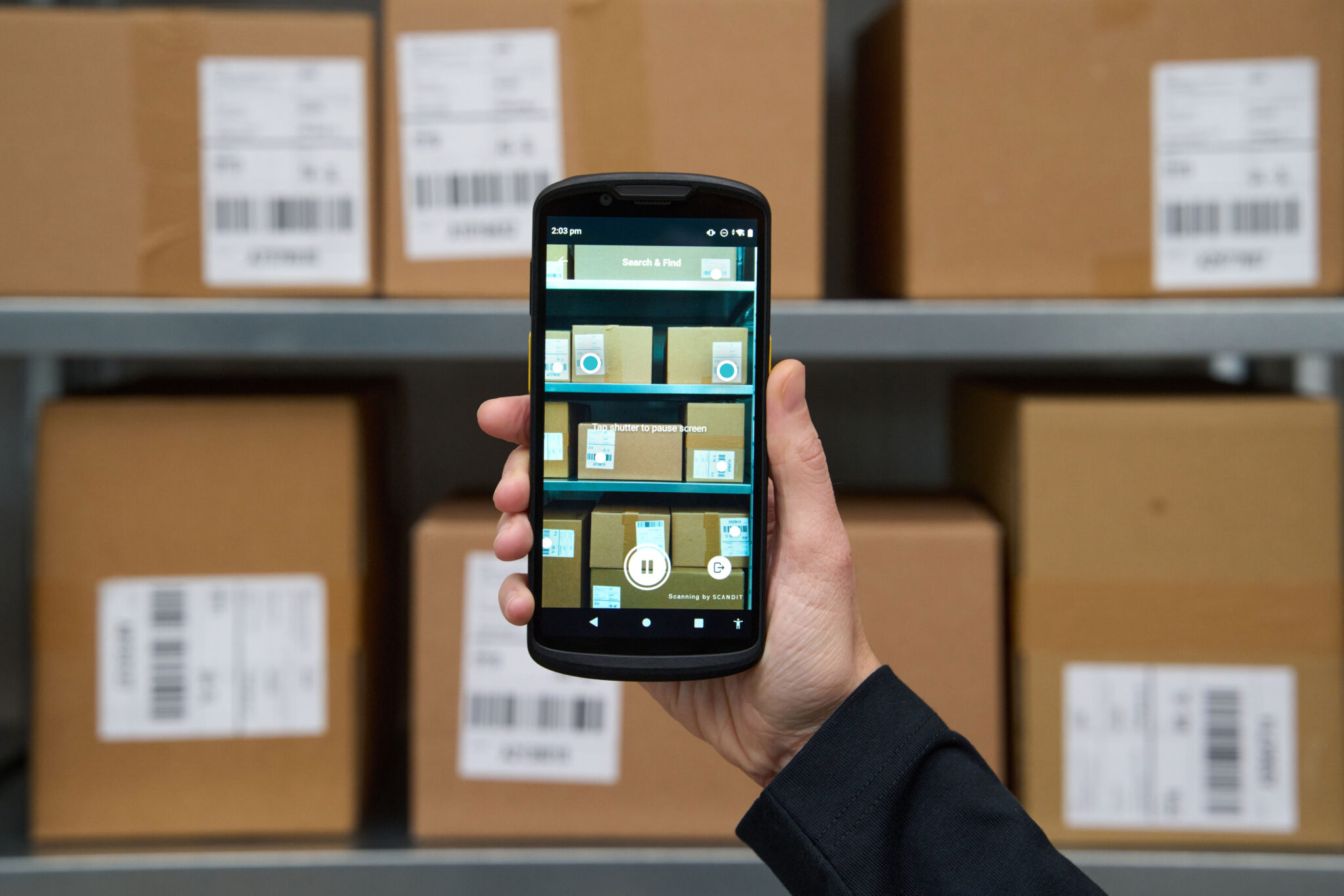 Réalité augmentée et IA en entrepôt chez Dior