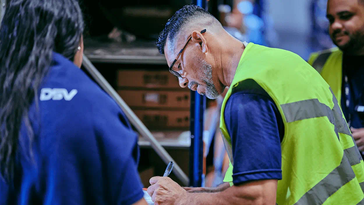 Schenker intégré : DSV monte en puissance en transport et logistique