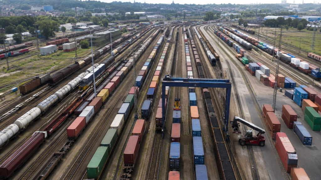 Ormuz bloqué, Rhin à sec : la supply chain fragilisée